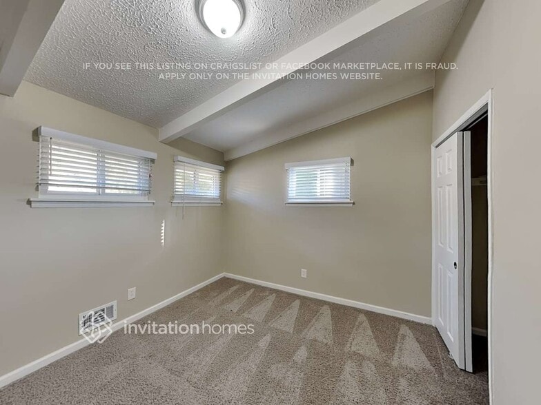 Building Photo - 2996 Horse Shoe Dr