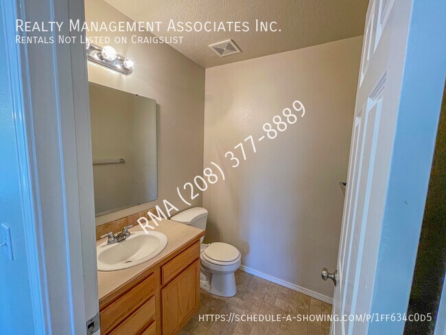 Building Photo - 5118 Lathrop Pl