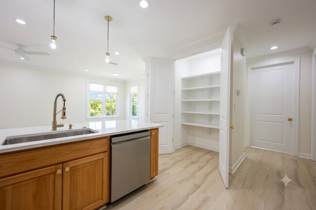 Building Photo - Church Street Village Home For Rent