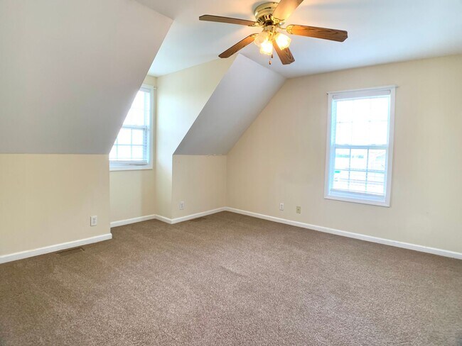 Building Photo - 605 Millie Dr
