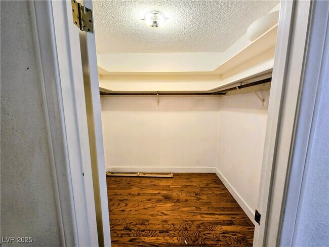 Building Photo - 3159 Tonyram Cir