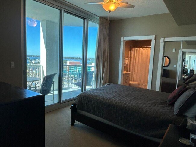 Building Photo - 521 W Beach Blvd