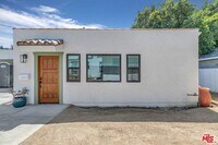 Building Photo - 1454 Yosemite Dr