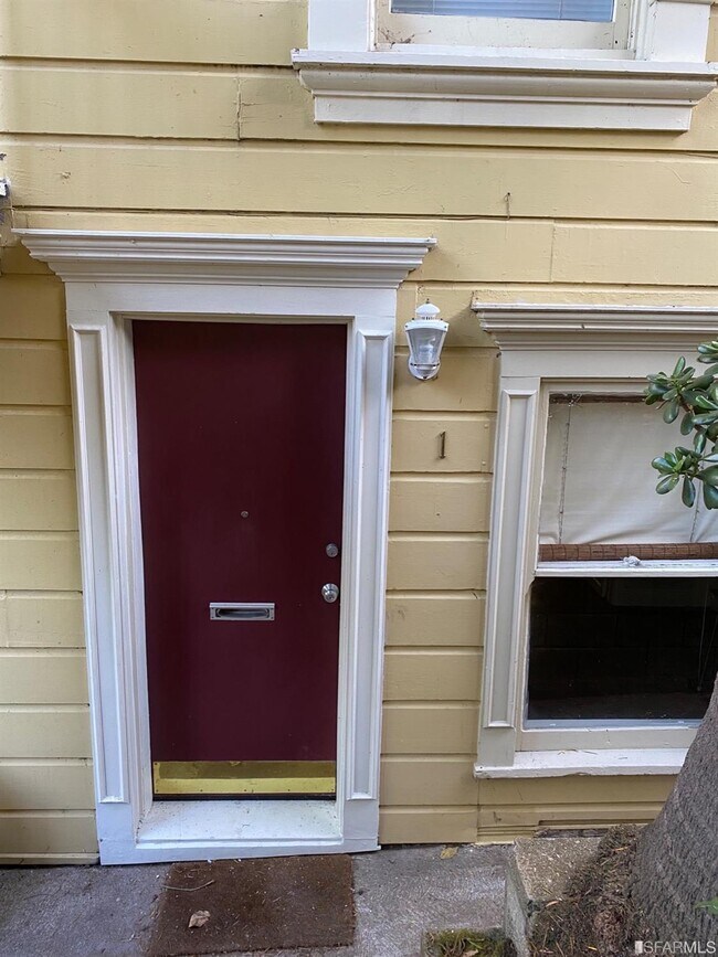 Building Photo - 188 Winfield St