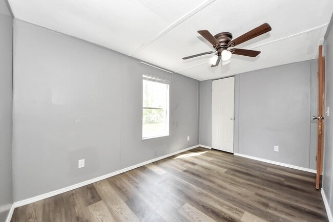 Building Photo - 14009 Rustic Ln