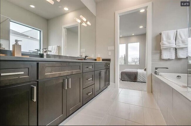 Building Photo - 5713 Larkin St