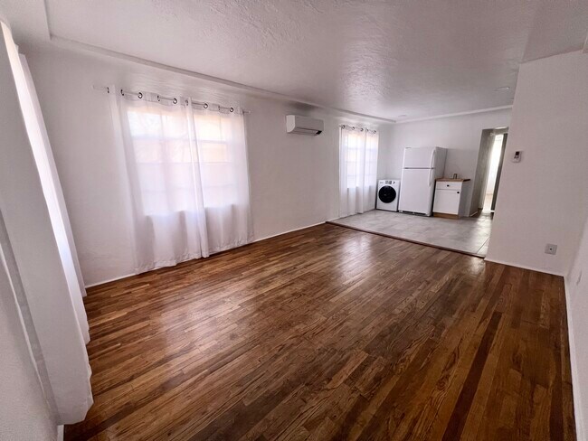 Building Photo - 504 Kathryn Ave