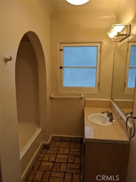 Building Photo - 316 Park Ave