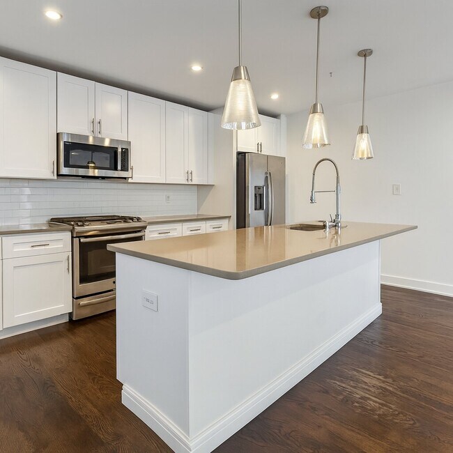 Building Photo - 1022 S 2nd St