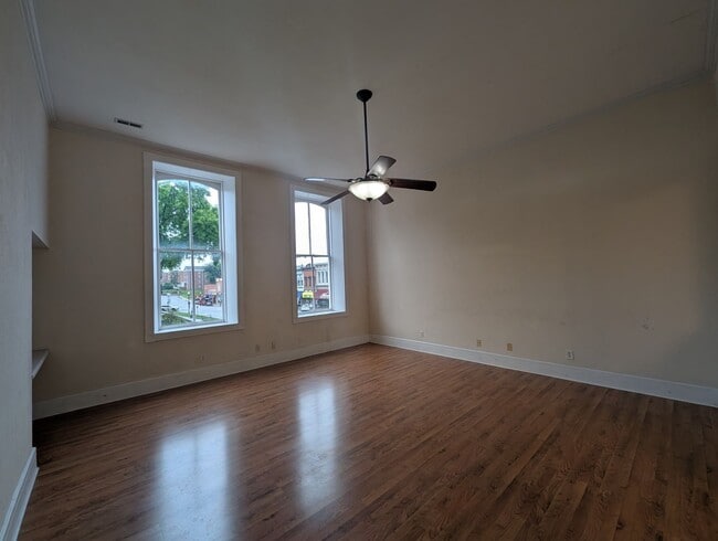 Building Photo - Coming Soon Huge 3 Bedroom Apt Above Fayet...