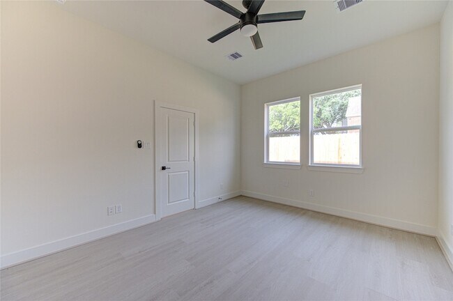 Building Photo - 4336 Avron Dr