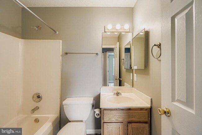Building Photo - 2209 Bluegrass Heights Ct