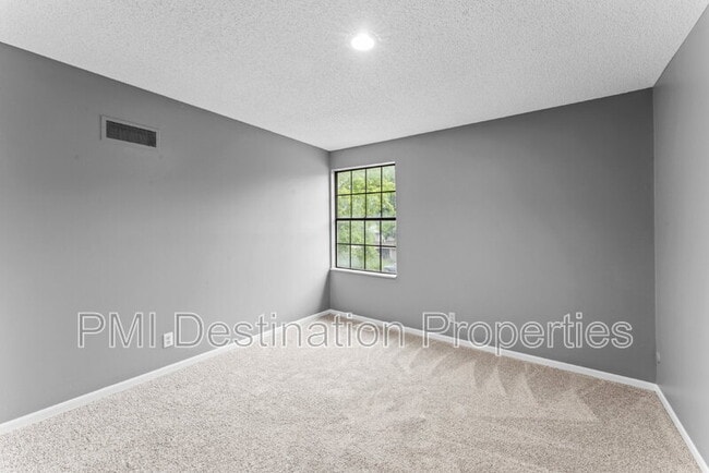 Building Photo - 16107 W 141st Terrace