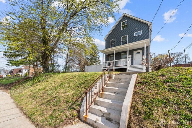 Building Photo - 816 King Georges Rd