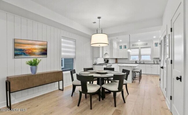 Building Photo - 7 Center St