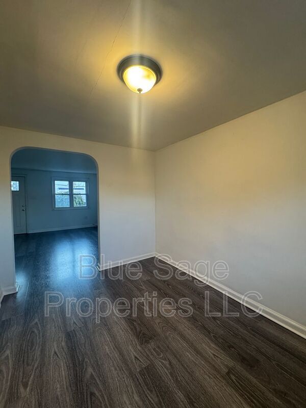 Building Photo - 25 Windsor Ln