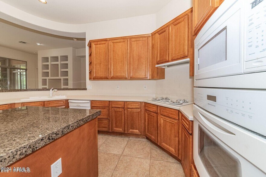 Building Photo - 11473 E Blanche Dr
