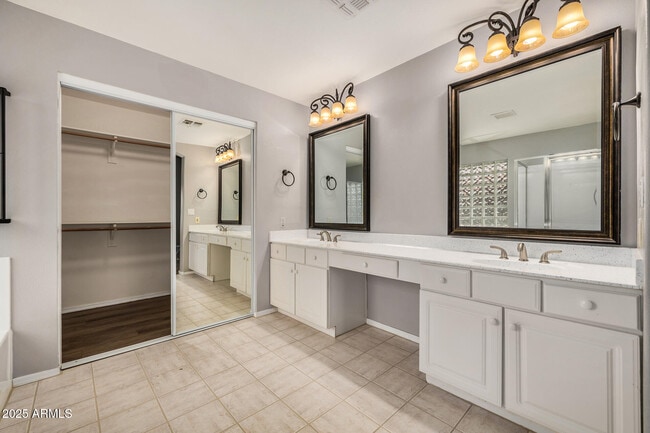 Building Photo - 15002 S 47th St