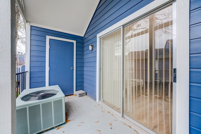 Building Photo - 18511 Egret Bay Blvd