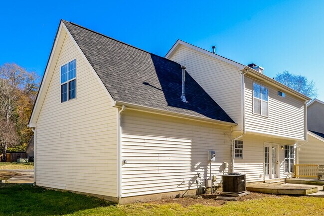 Building Photo - 1623 Oak Knoll Ln