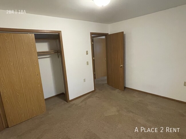 Building Photo - Newly Renovated 2-Bed Near Hospital | Bran...