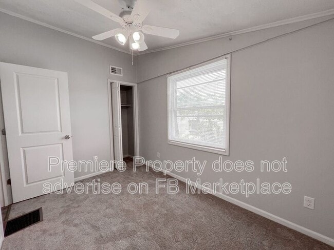 Building Photo - 1220 S Delaware