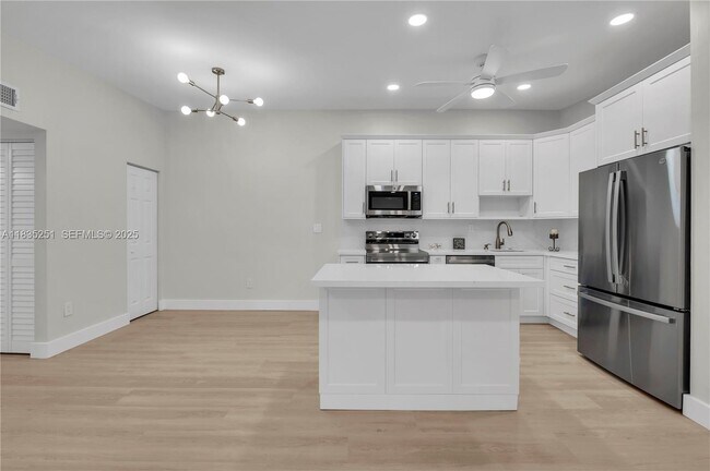 Building Photo - 10959 W Clairmont Cir