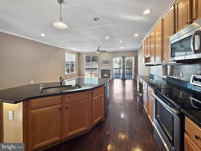 Building Photo - 13941 Bailiwick Terrace