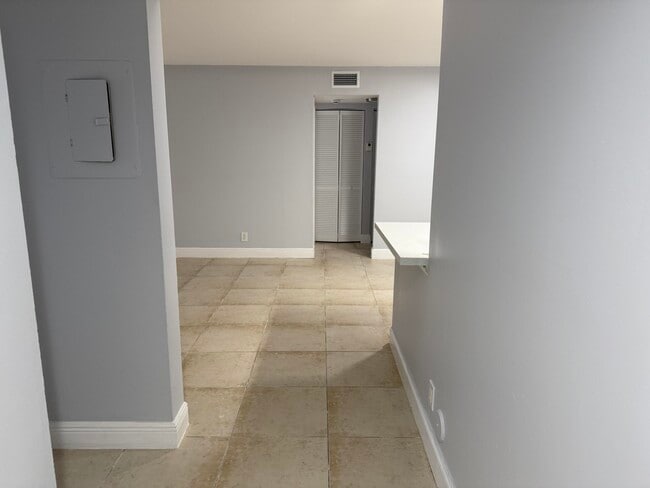 Building Photo - 5760 Rock Island Rd