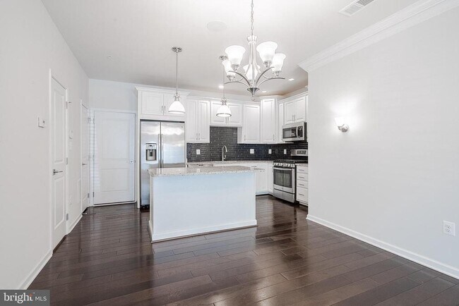 Building Photo - 23654 Hopewell Manor Terrace