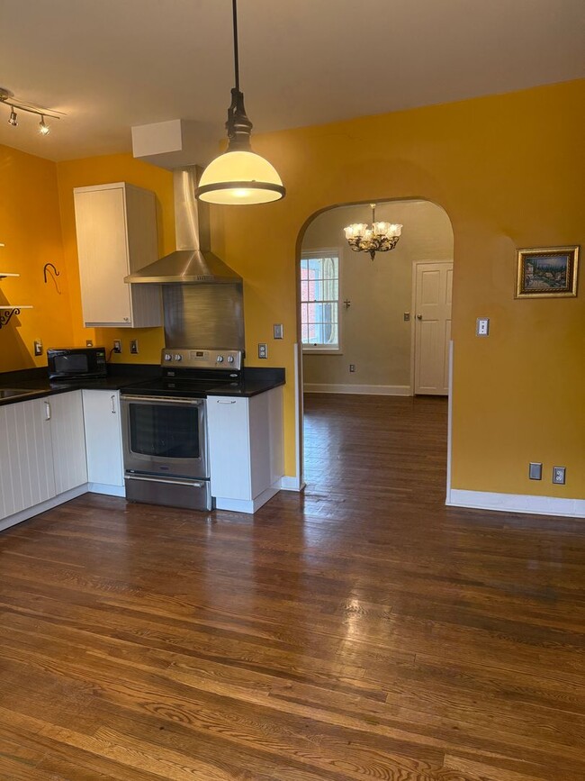 Building Photo - Charming Unit in the Heart of Downtown Frederick