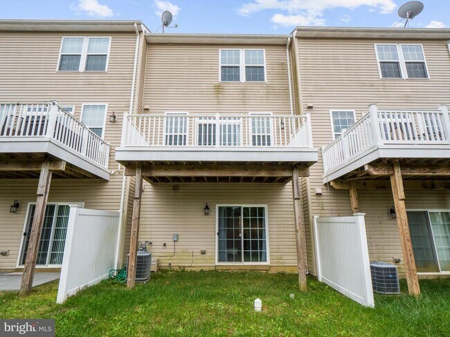 Building Photo - 43824 Royal Fern Ln