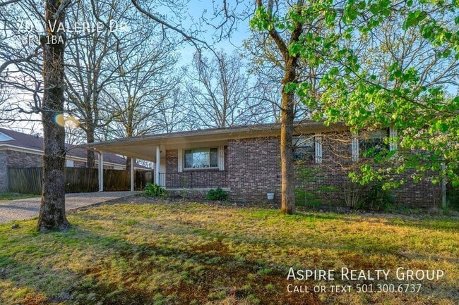 Building Photo - 705 Valerie Dr