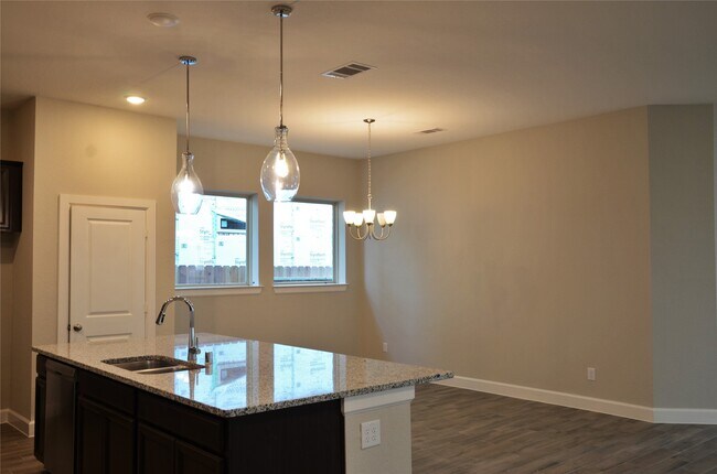 Building Photo - 23834 Pullin Market Dr