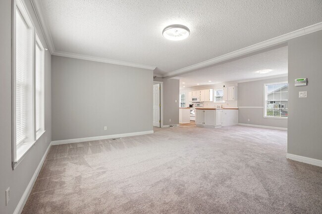 Building Photo - Charming 4 bedroom home in South Raleigh!
