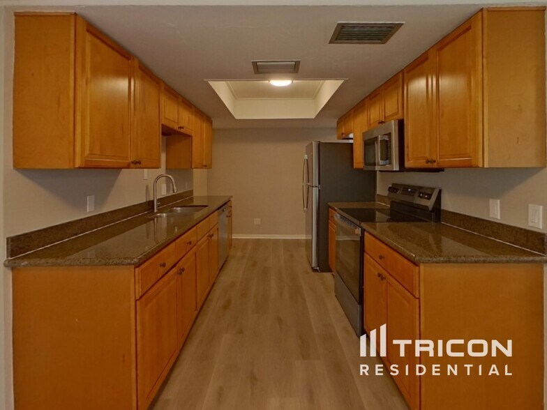Building Photo - 1475 Sandy Ln