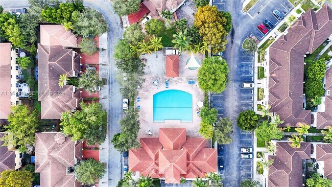 Building Photo - 4921 SW 140th Terrace