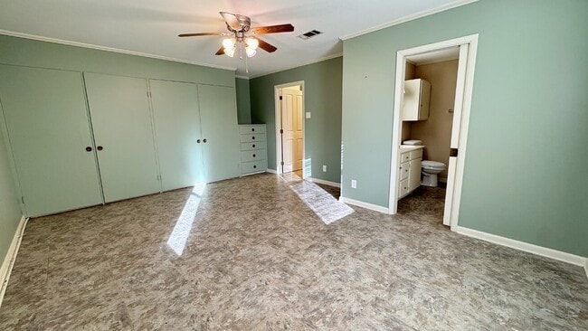 Building Photo - 2706 Jersey St