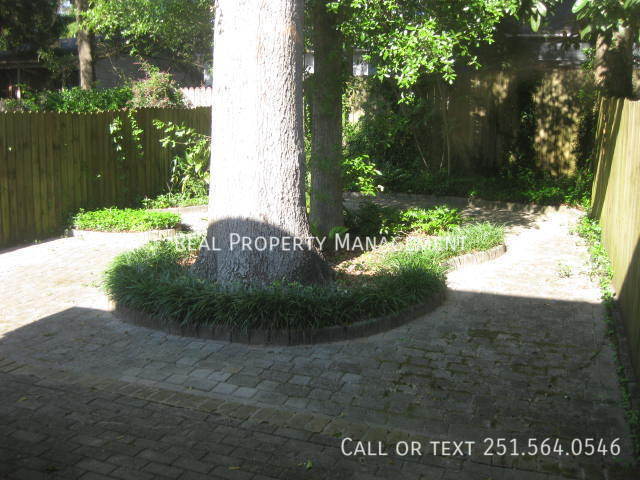 Building Photo - 959 Dickenson Ave