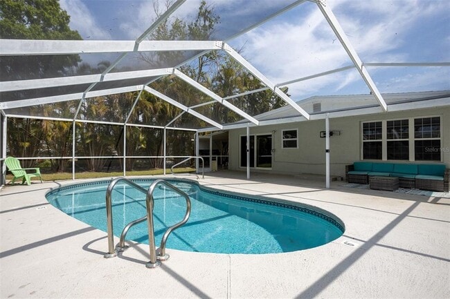 Building Photo - 711 Bayshore Dr