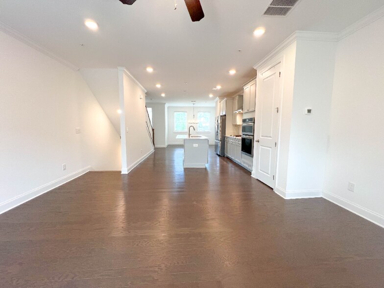 Building Photo - 6605 Beacon Dr