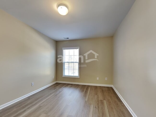 Building Photo - 6216 Roseway Ct