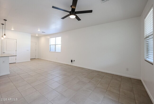 Building Photo - 14220 W Willow Ave