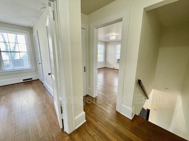 Building Photo - 117 Woodside Ave