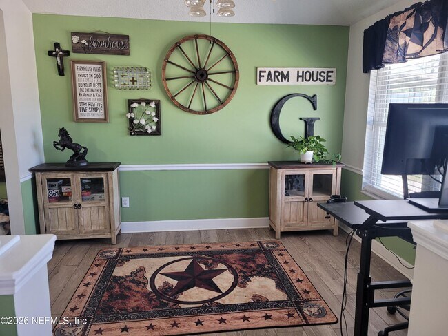 Building Photo - 906 County Rd 217