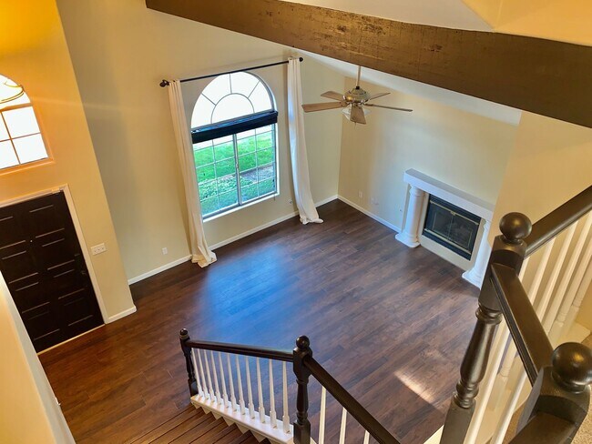 Building Photo - Beautifully Updated 4/2.5 near Woodward Park