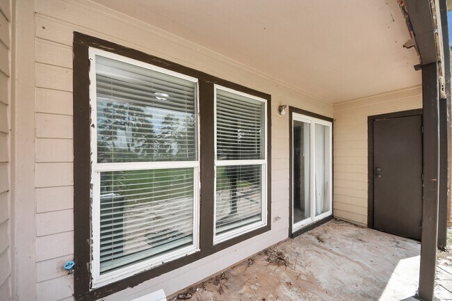 Building Photo - 13603 Ravensway Dr