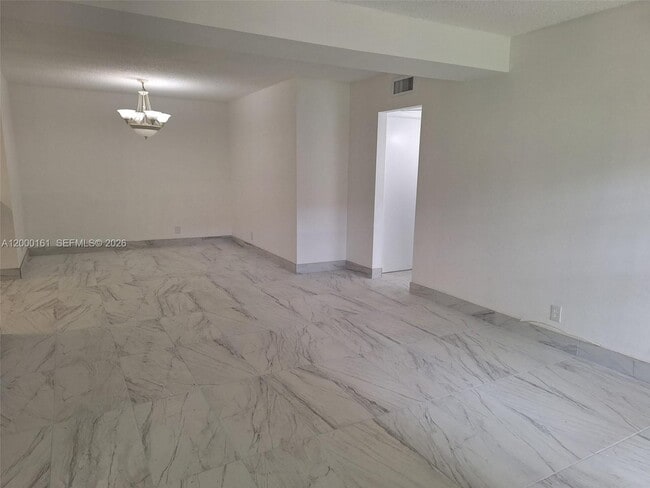 Building Photo - 12831 SW 43rd Dr