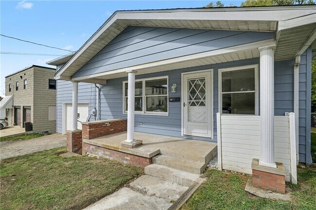 Building Photo - 841 E Lutton St