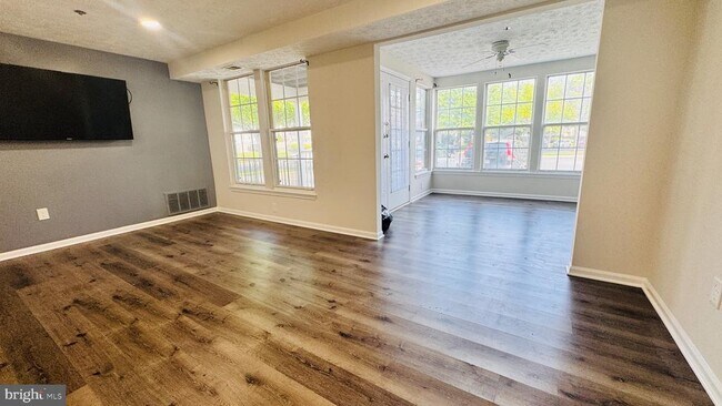Building Photo - 601 Himes Ave